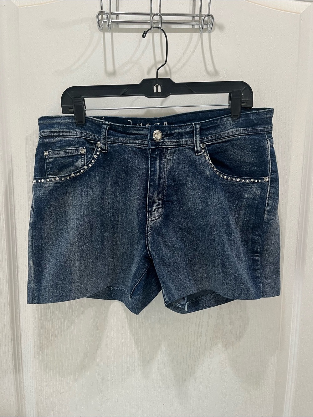 SAZA Women’s Dark Wash Denim Shorts with Stud Detail size 18